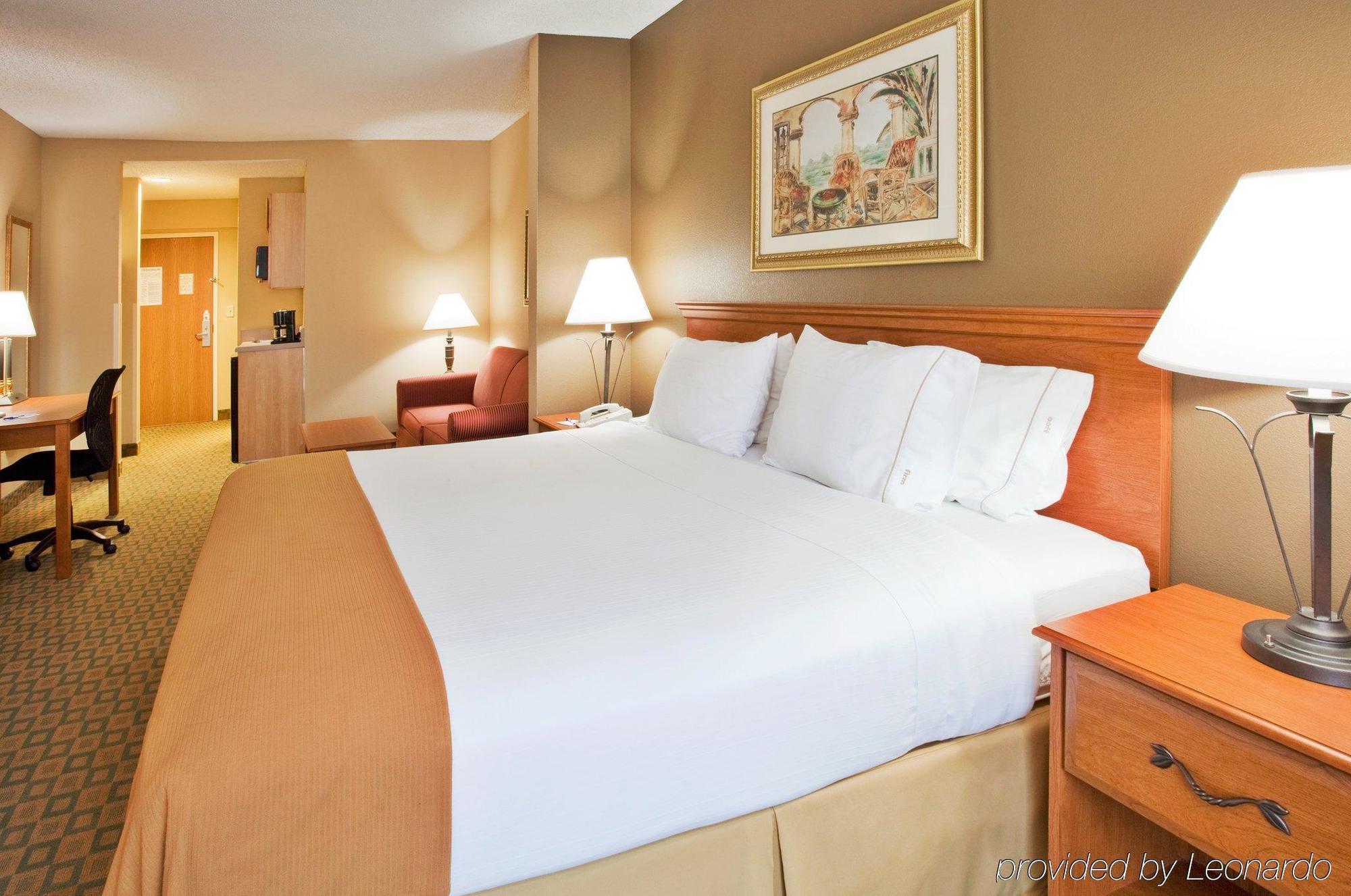 Holiday Inn Express & Suites Tavares By Ihg Oda fotoğraf