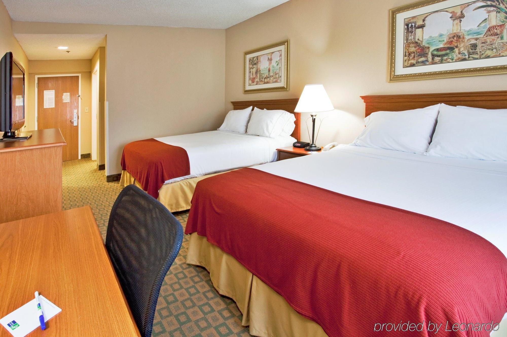 Holiday Inn Express & Suites Tavares By Ihg Oda fotoğraf